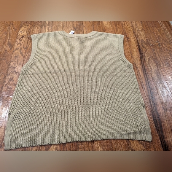 Sweater vest bundle, new with tags includes XL & XXL in gray & taupe - Picture 3 of 15